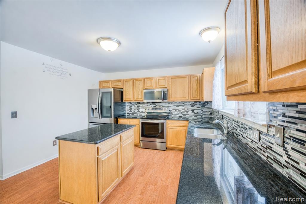 10237 Swan Lake Circle, Ypsilanti, MI 48197 — Photo 16
