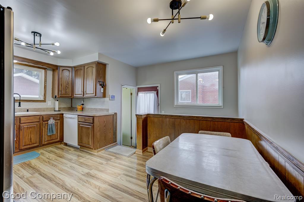 9062 SHANNON Drive, Sterling Heights, MI 48314 — Photo 7