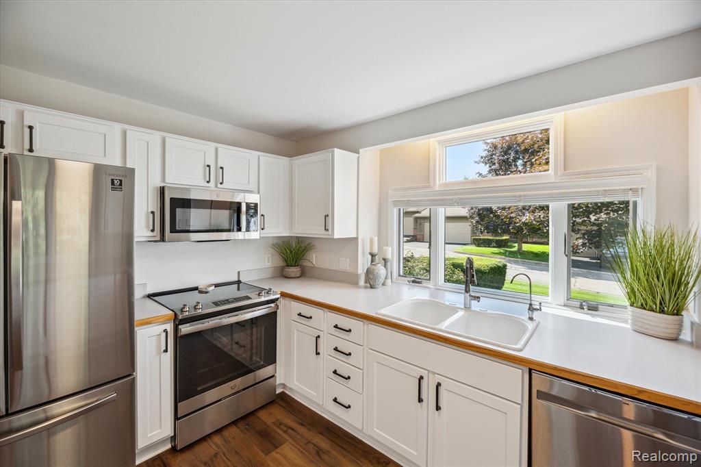 2308 SUGAR MAPLE Drive, Brighton, MI 48116 — Photo 8
