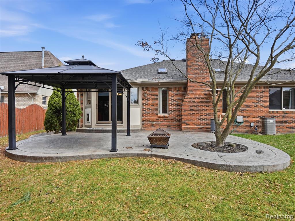 46689 Barbara Drive, Macomb, MI 48044 — Photo 38