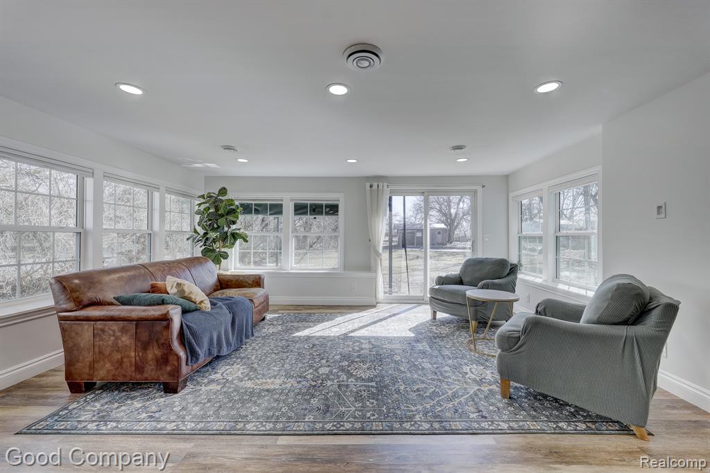 4896 Chicago Road, Warren, MI 48092 — Photo 2