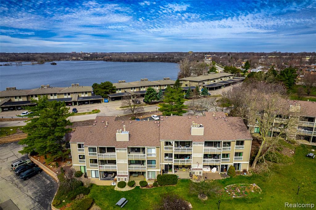 1695 Cliffs Landing, 302, Ypsilanti, MI 48198 — front exterior