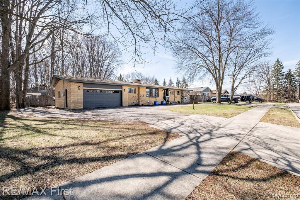 905 W Parker Avenue, Madison Heights, MI 48071 — Photo 4