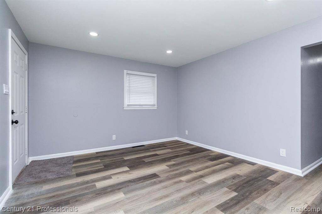 20300 Chapel Street, Detroit, MI 48219 — Photo 11