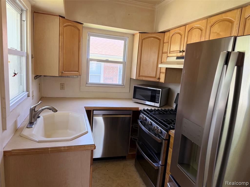 834 W Houstonia Avenue, Royal Oak, MI 48073 — Photo 2