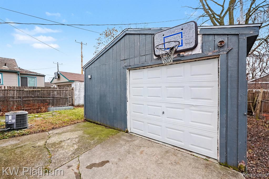 1218 E Milton Avenue, Hazel Park, MI 48030 — Photo 13