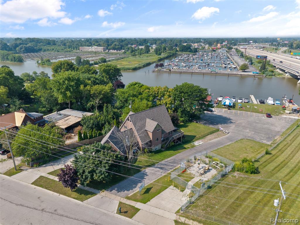 1907 Riverside Drive, Port Huron, MI 48060 — Photo 2