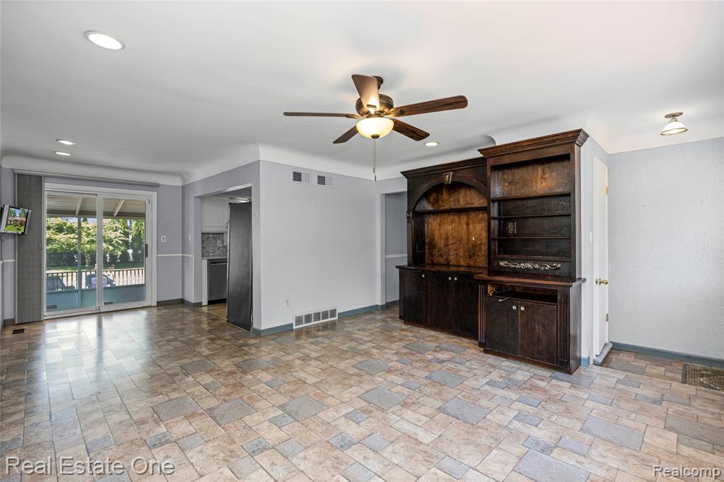 6740 Brockhurst Boulevard, West Bloomfield, MI — Photo 9