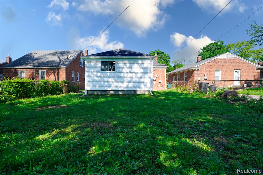 23610 Morton Street, Oak Park, MI 48237 — Photo 5