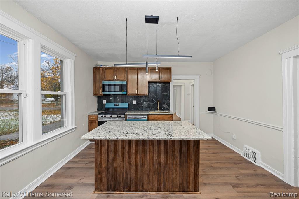 4510 Harding Street, Detroit, MI, 48214