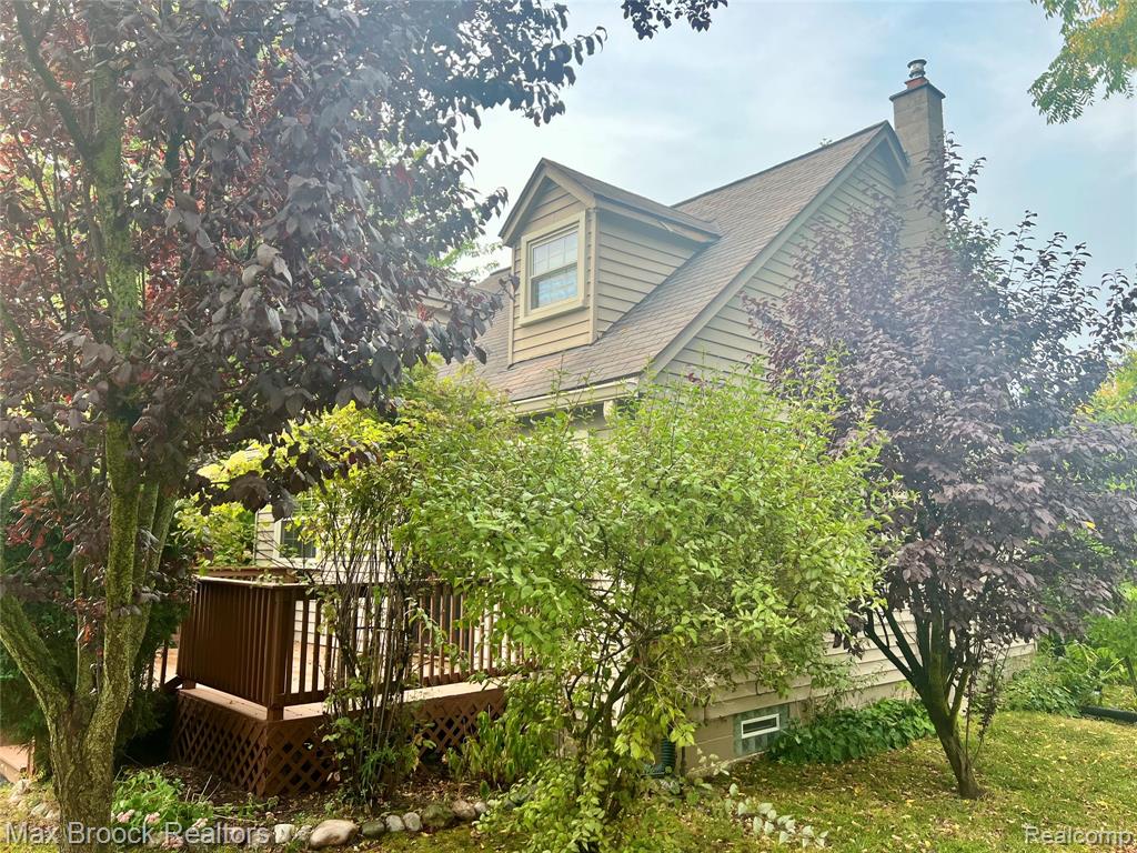 615 Leon Road, Walled Lake, MI 48390 — Photo 3