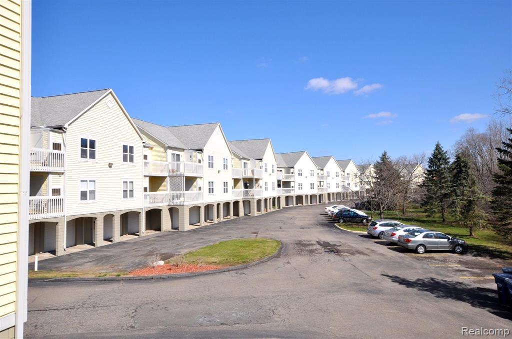 2225 S Huron Parkway, 4, Ann Arbor, MI 48104 — Photo 2