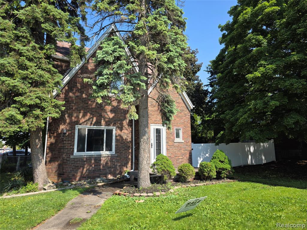 1332 Fort Park Boulevard, Lincoln Park, MI 48146 — Photo 2