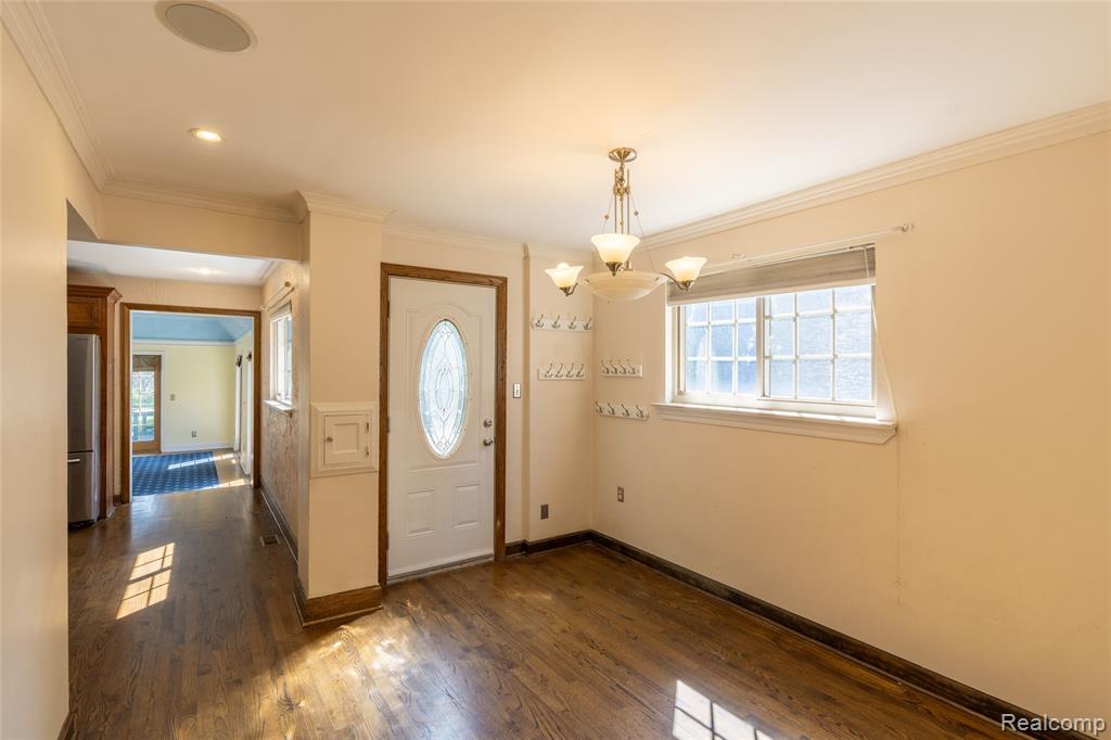 1481 Oxford Road, Grosse Pointe Woods, MI 48236 — Photo 27