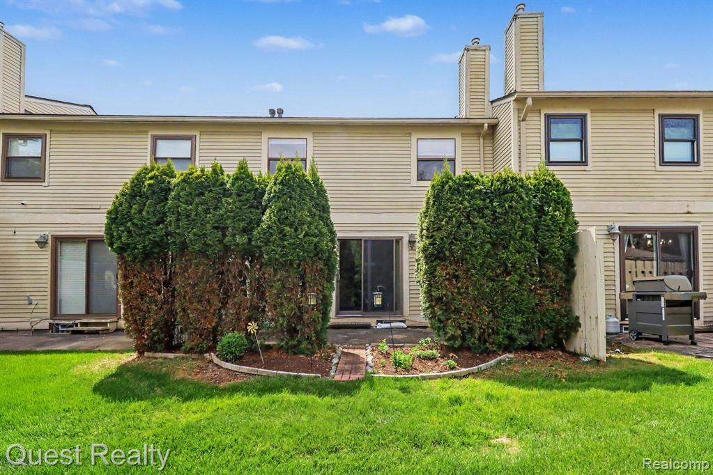 5673 Drake Hollow W Drive W, West Bloomfield, MI — Photo 26