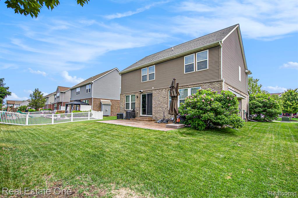 Photo for 7941 Chestnut Drive, Westland, MI - Listing #20251008464 7941 Chestnut Drive, Westland, MI