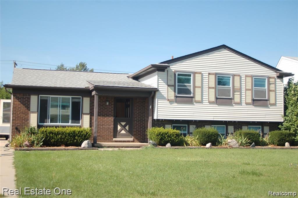 4549 Benjamin Drive, Sterling Heights, MI 48310 — front exterior