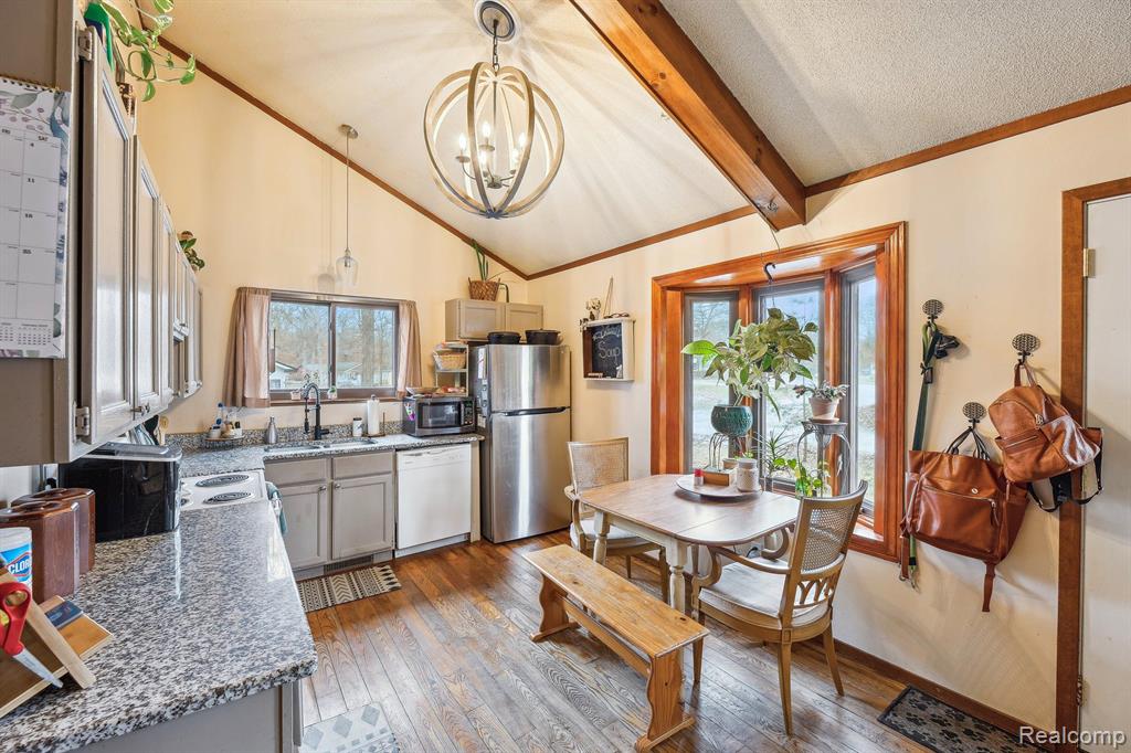 6491 WOODLAND Road, Whitmore Lake, MI 48189 — Photo 11
