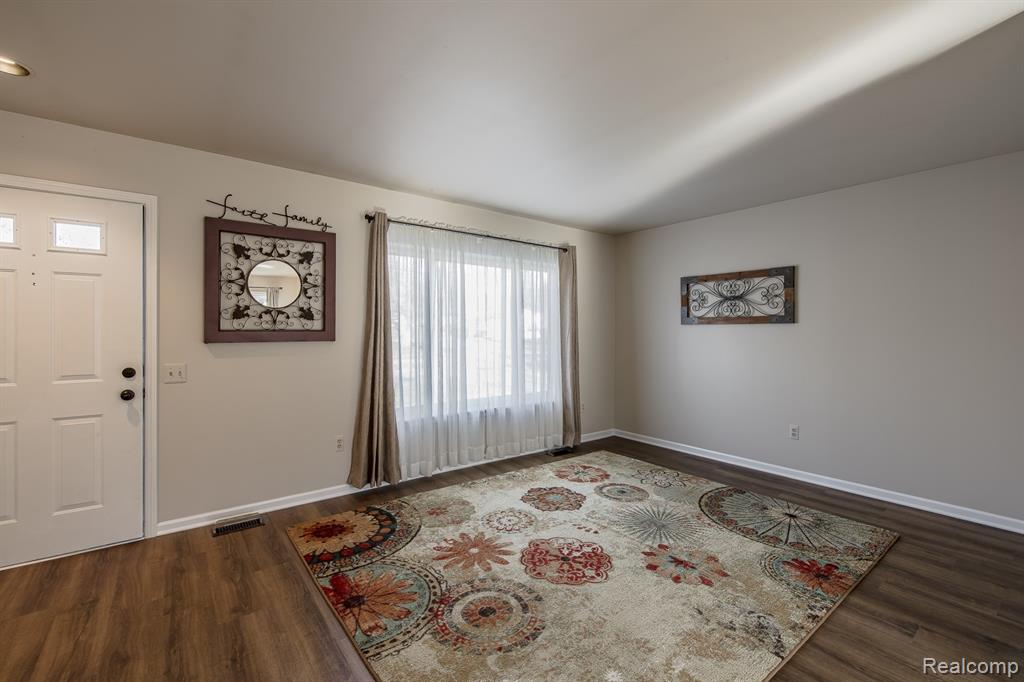 4771 Fiddle Avenue, Waterford, MI 48328 — Photo 4
