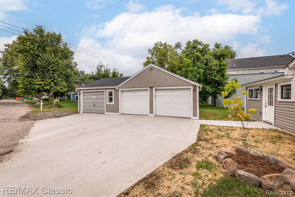 9509 Main Street, Whitmore Lake, MI 48189 — Photo 36
