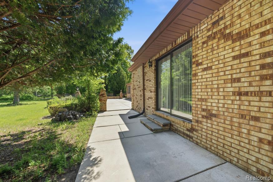 7020 Rattalee Lake NW, Clarkston, MI 48348 — Photo 38