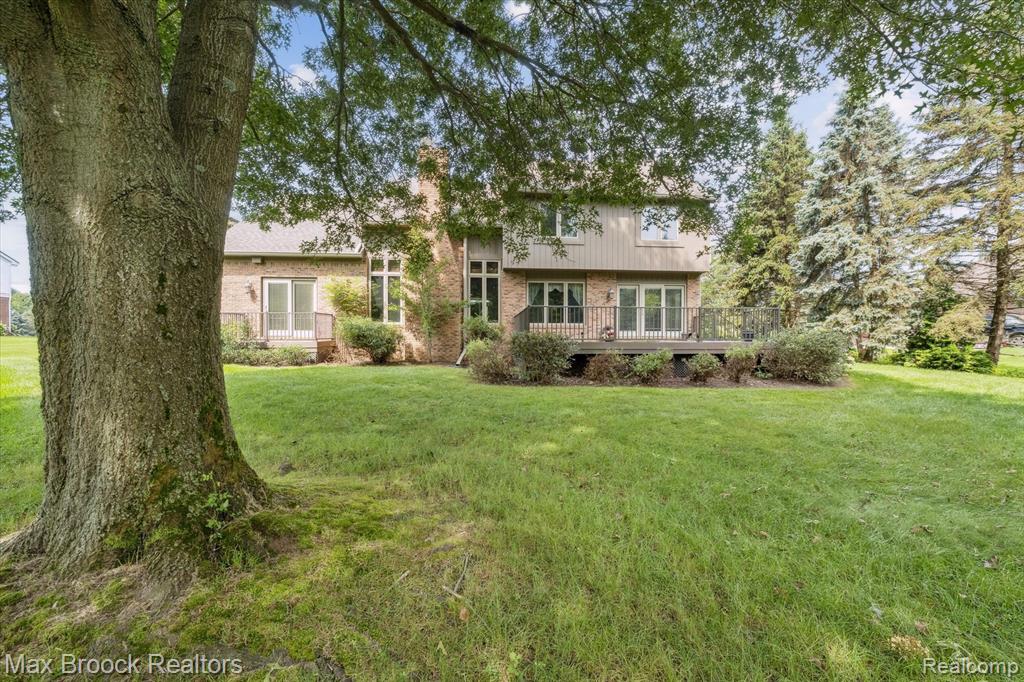 8936 Salem Farms Drive, South Lyon, MI 48178 — Photo 9