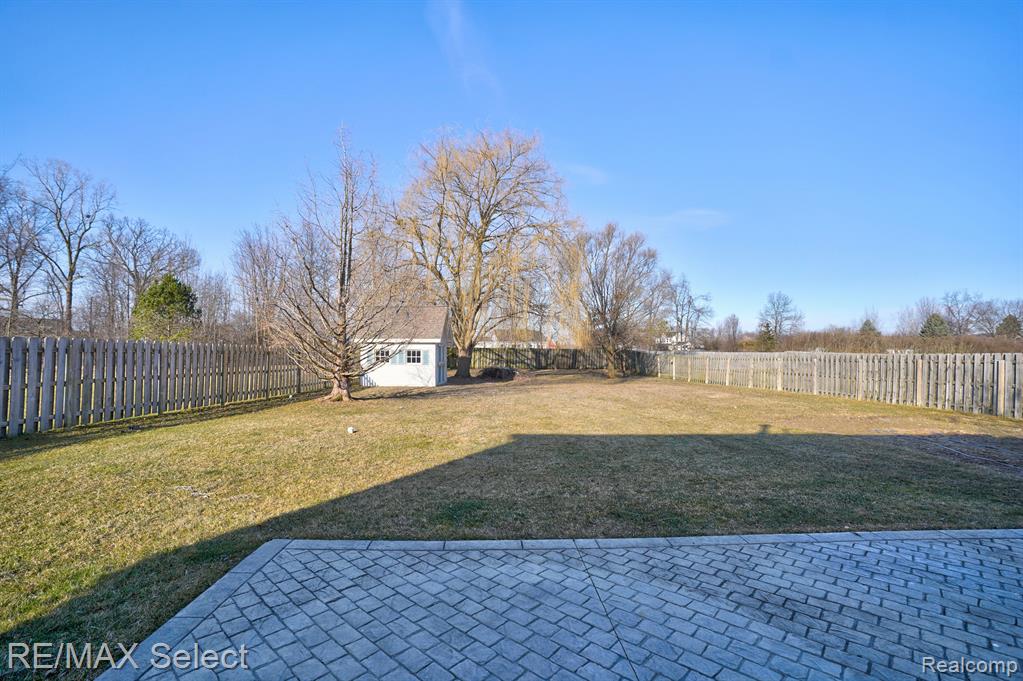 8056 LARK Lane, Grand Blanc, MI 48439 — Photo 8