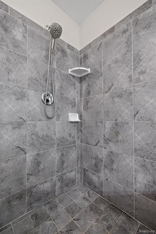 4882 E Stonegate Circle, Lake Orion, MI — Photo 28