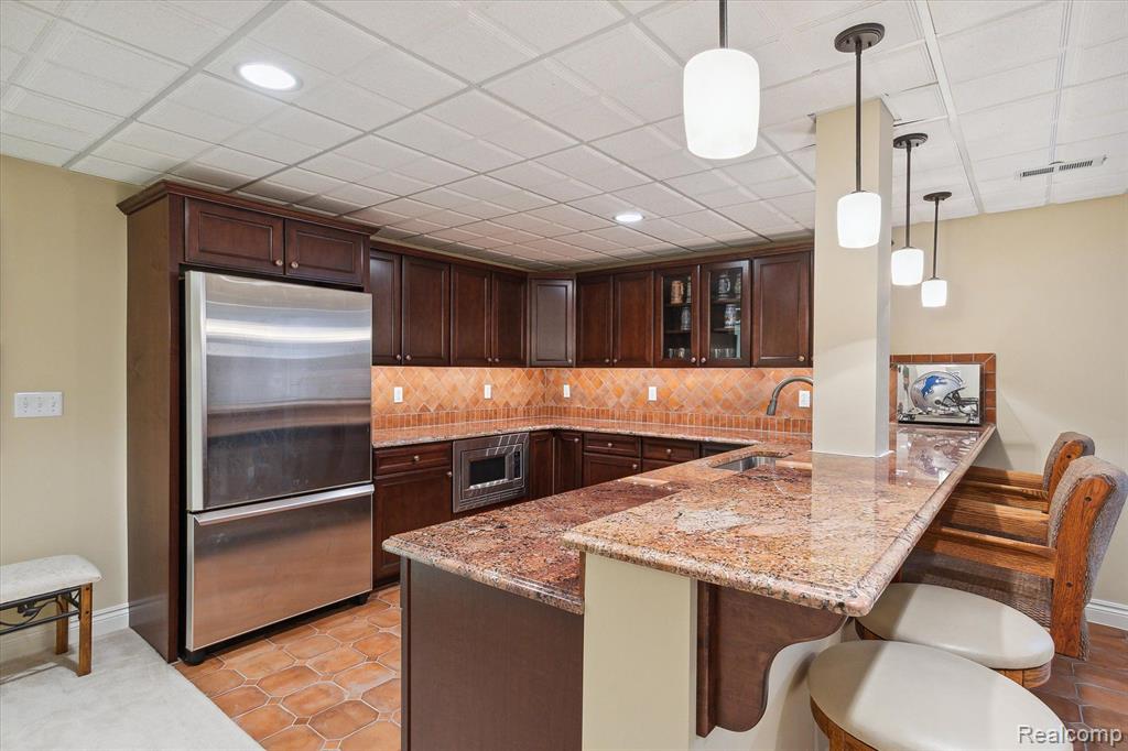17712 PARKSHORE Drive, Northville, MI 48168 — Photo 59