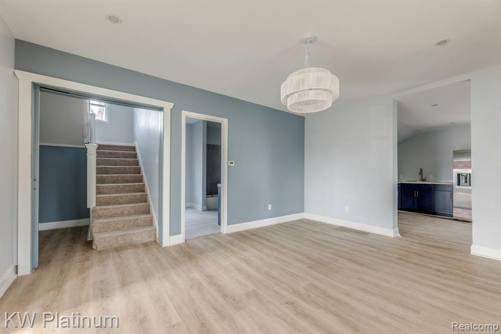 2819 Ravenswood Road, Port Huron, MI 48060 — Photo 8