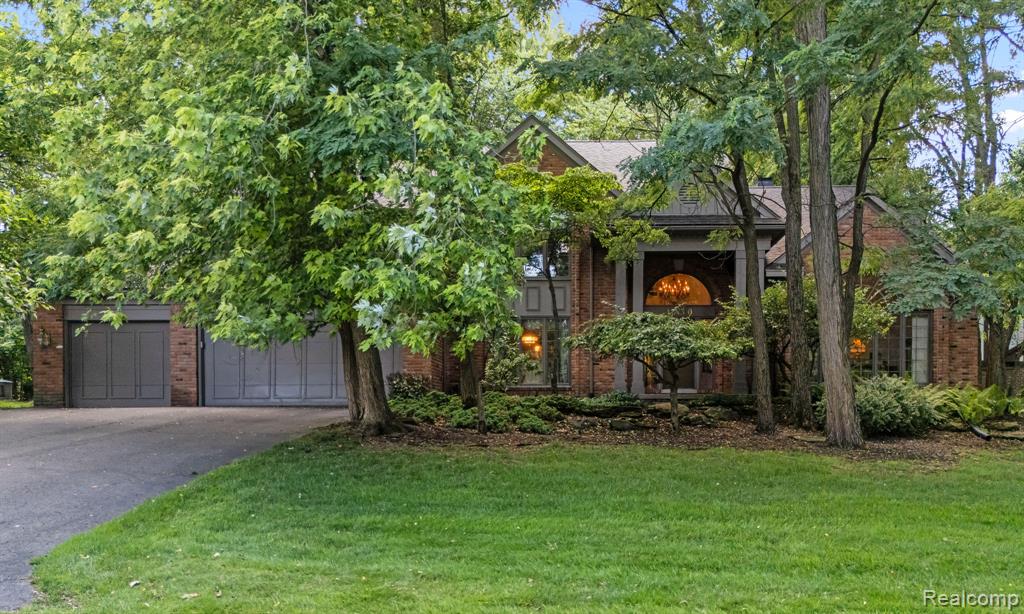 4730 Mirror Lake Drive, West Bloomfield, MI 48323 — Photo 27
