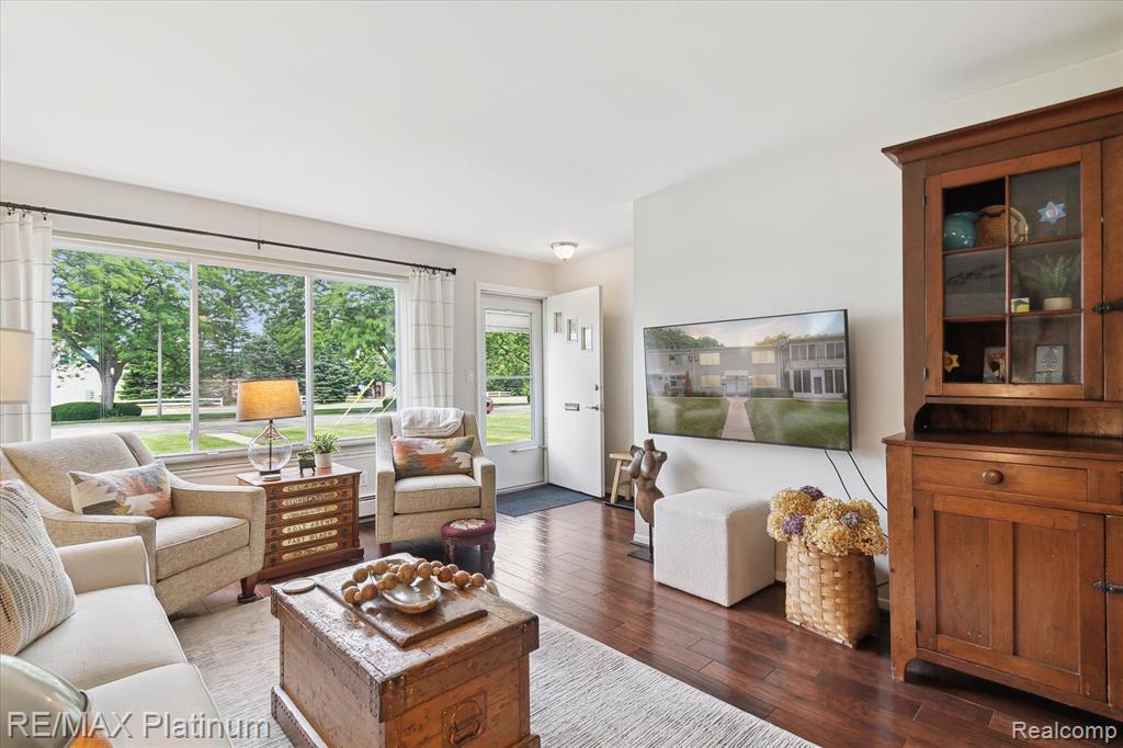 5959 Alan Drive, 53, Brighton, MI 48116 — Photo 3