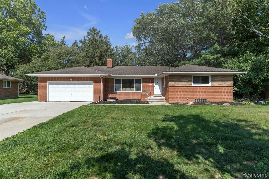 28720 Eldorado Pl, Lathrup Village, MI 48076 — Photo 3
