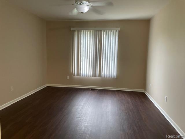 7002 Hayes Street, Grand Blanc, MI 48439 — Photo 10