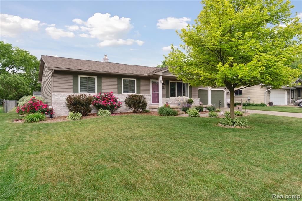 7031 Cleon Drive, Swartz Creek, MI 48473 — Photo 2