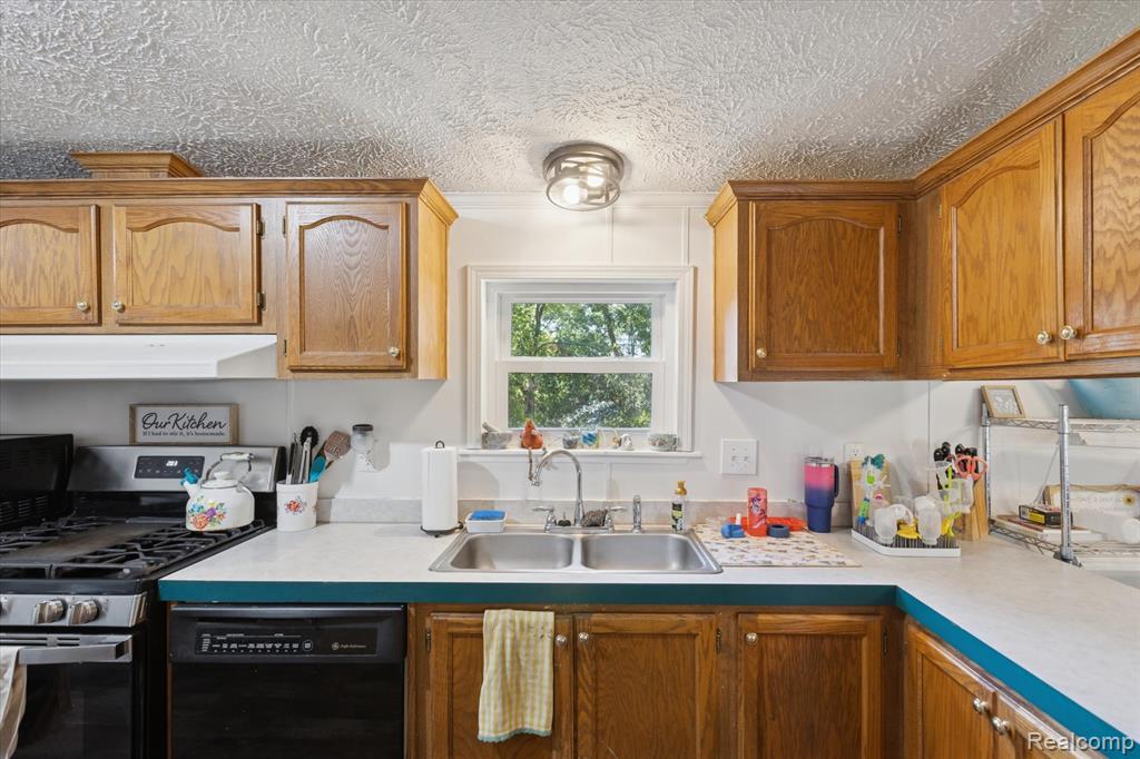 1325 Hillside Drive, Columbiaville, MI 48421 — Photo 12