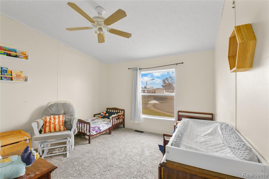 2330 CHARTER OAK Court, Newport, MI 48166 — Photo 37