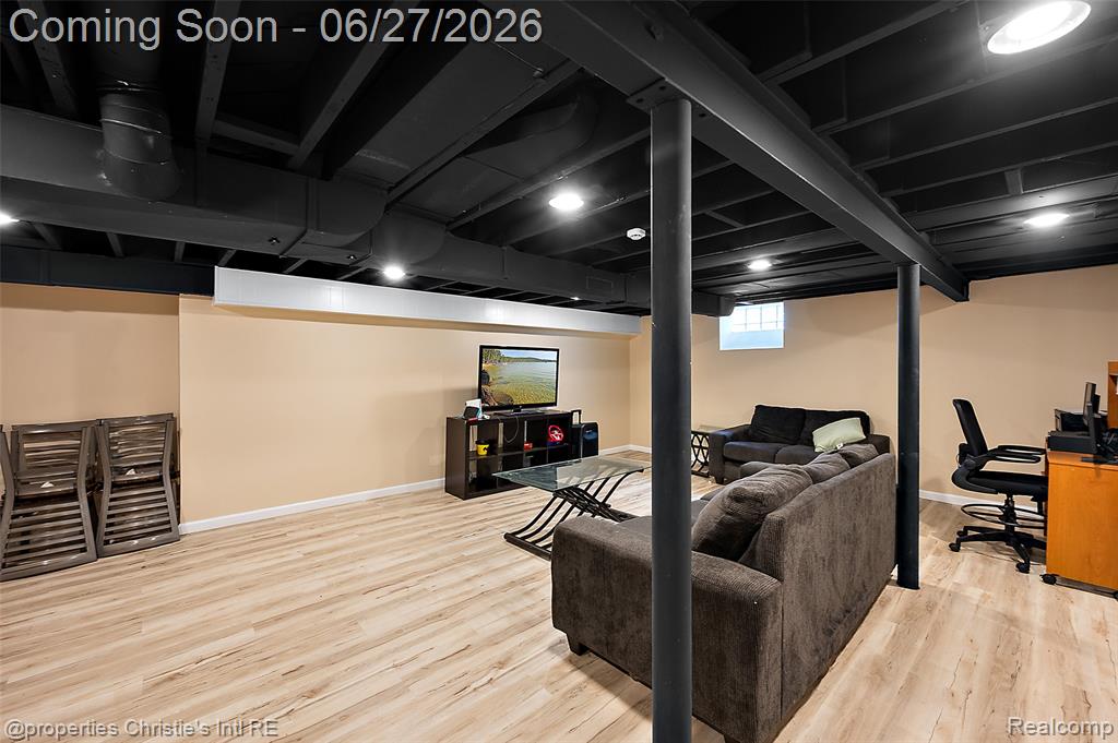 15654 Juliana Avenue, Eastpointe, MI 48021 — Photo 27