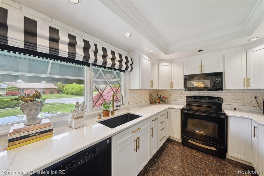 511 S GULLEY Road, Dearborn, MI 48124 — Photo 15