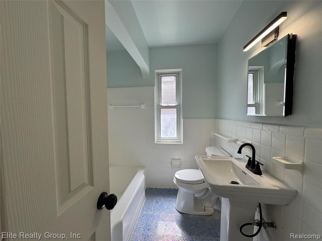 19351 Plainview Avenue W, Detroit, MI 48219 — Photo 7