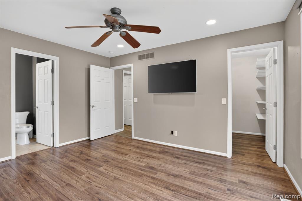 9055 Hegel Road, Goodrich Vlg, MI — Photo 31