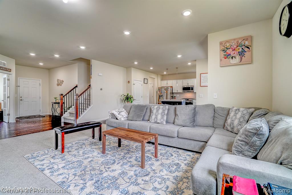 6044 FIELDSTONE Circle, South Lyon, MI 48178 — Photo 57