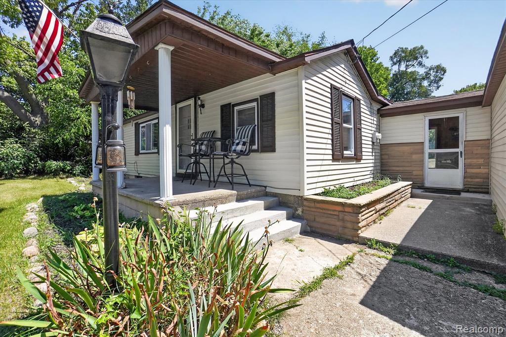 508 Deland Road, Flushing, MI 48433 — Photo 5