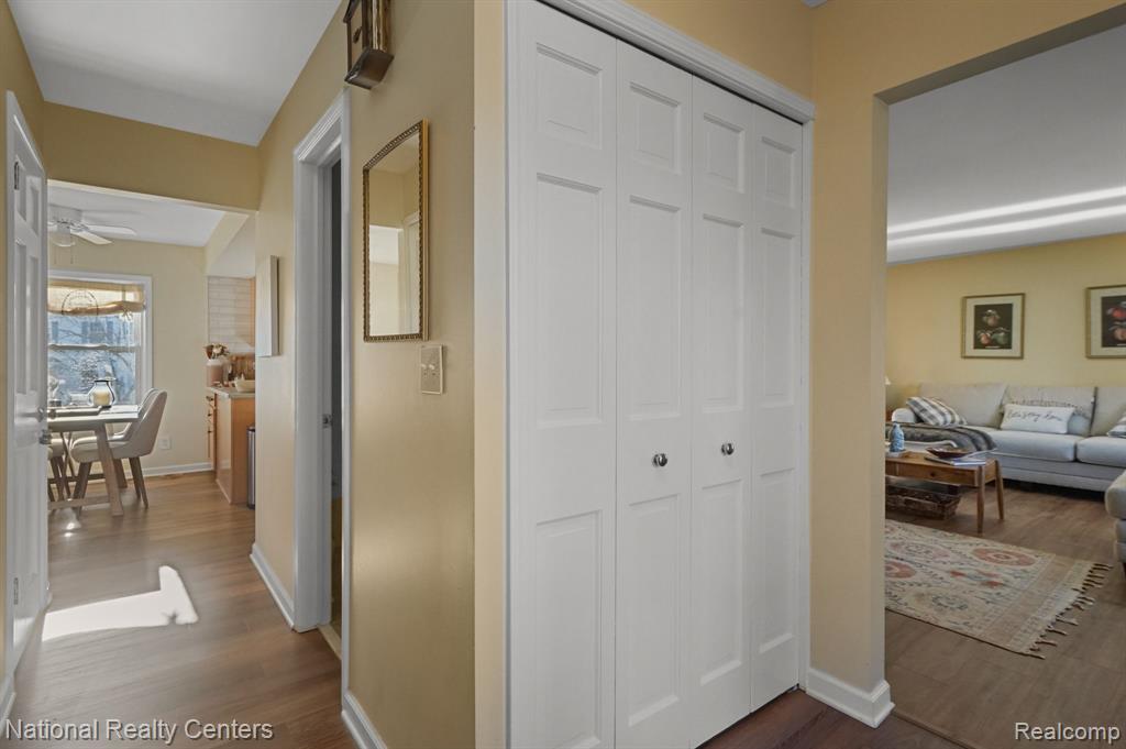 9812 ATWOOD Drive, South Lyon, MI 48178 — Photo 18