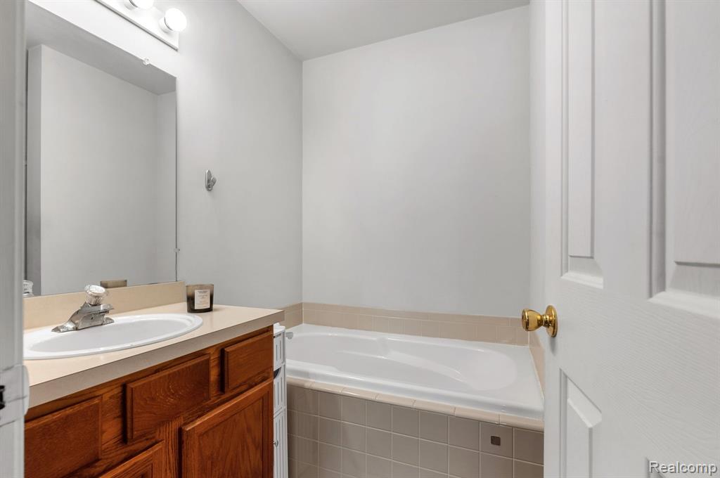41679 WILD TURKEY Lane, 136, Canton, MI 48188 — Photo 10