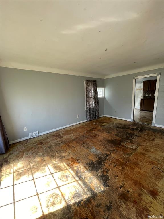 20569 Evergreen Road - Photo 4