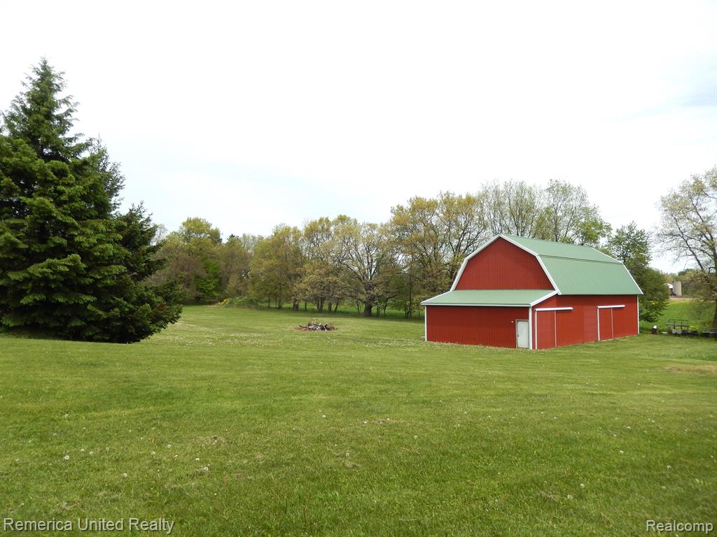 6740 HERBST Road, Brighton, MI 48114 — Photo 42