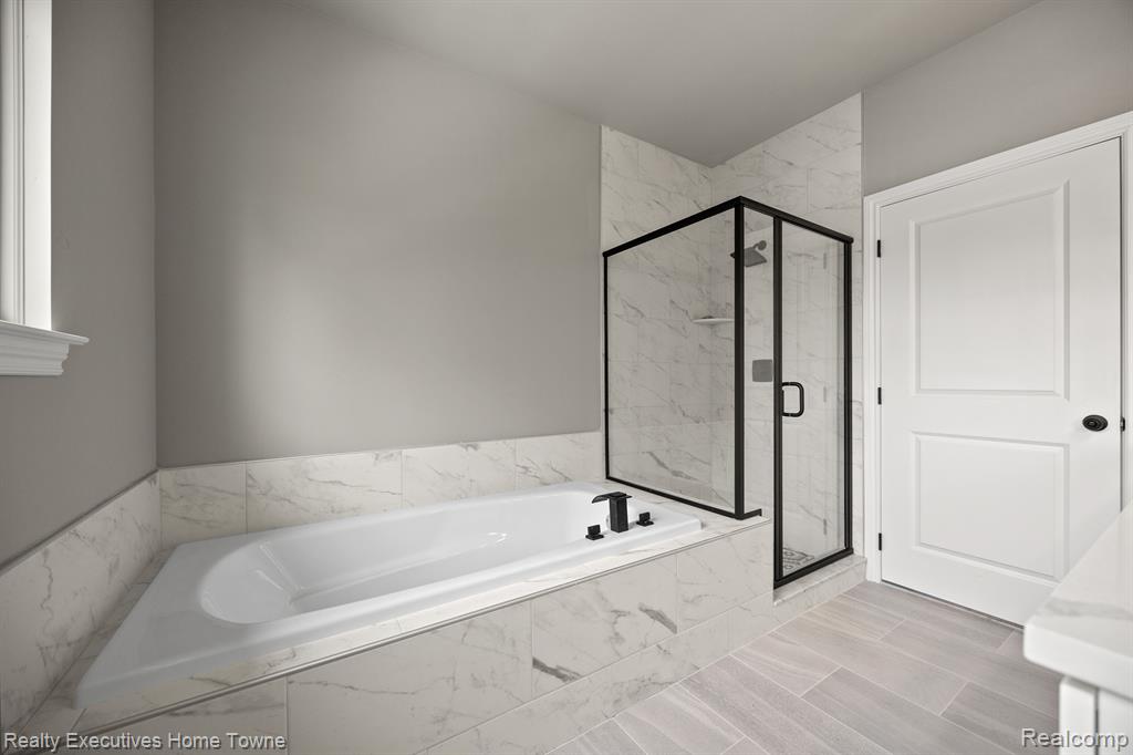 35873 GLENVILLE Drive, New Baltimore, MI 48047 — Photo 29