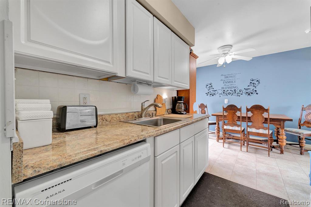 29078 Manchester Street, Westland, MI — Photo 12