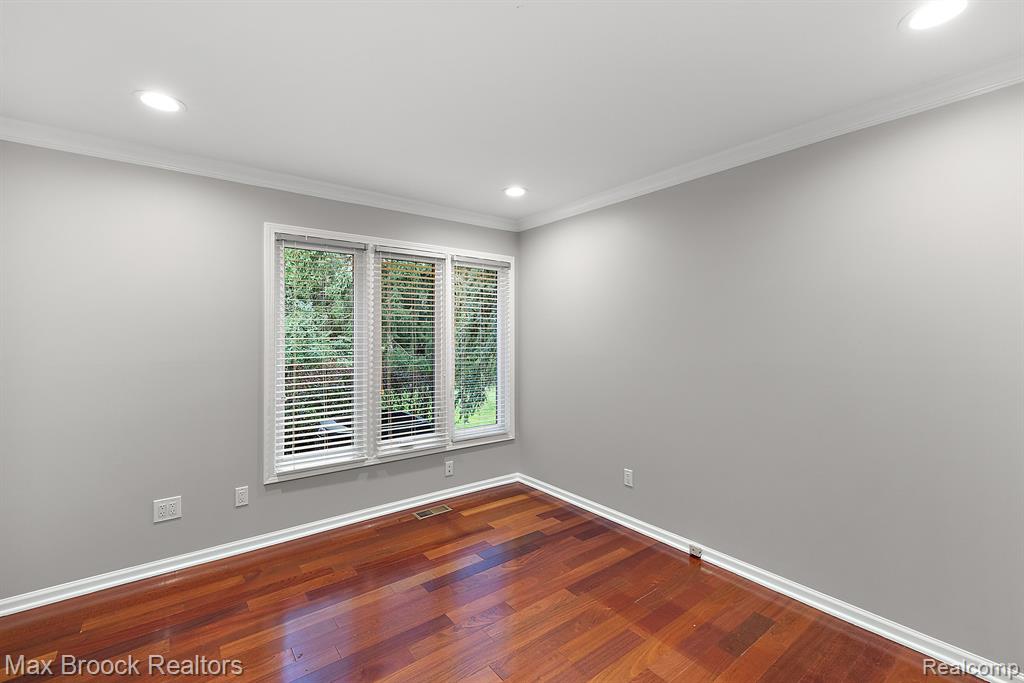 4696 PIER Court, Troy, MI 48098 — Photo 18
